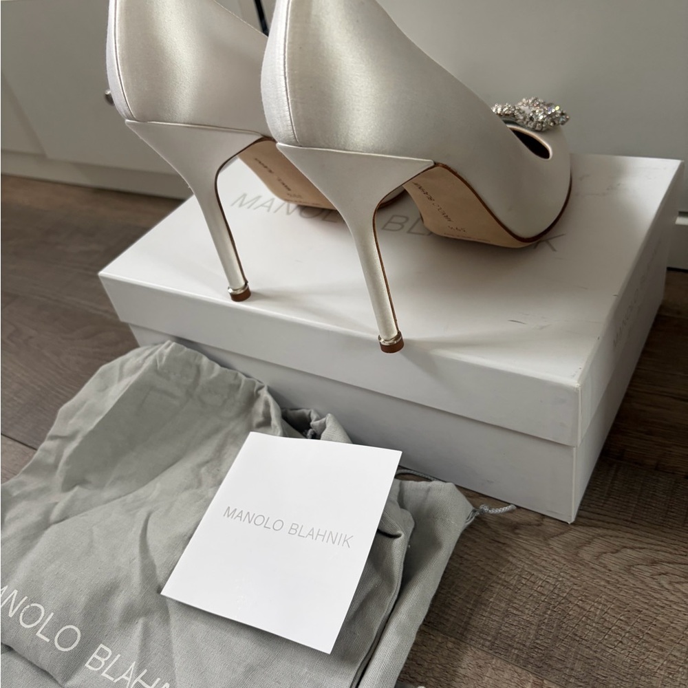 Manolo Blahnik - Picture 6 of 10